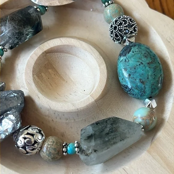 ✨ Elegant Turquoise and Silver Beaded Bracelet - Picture 4 of 5